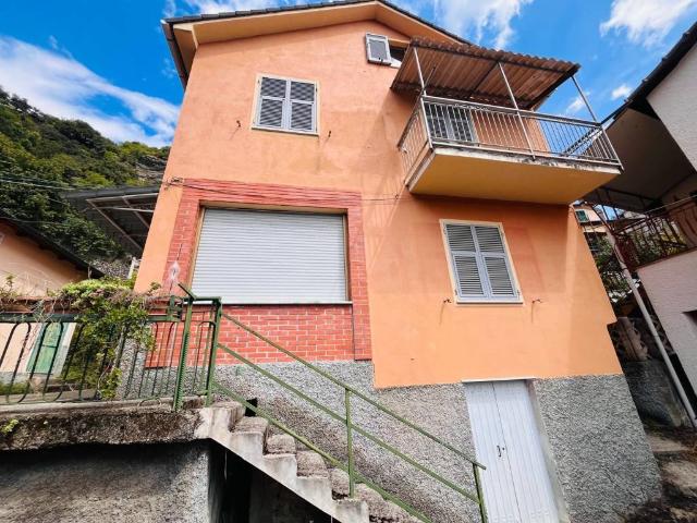 Villa in vendita a Lumarzo GE