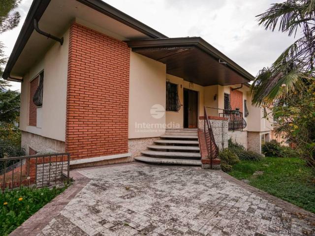 Villa in vendita a Lumezzane BS