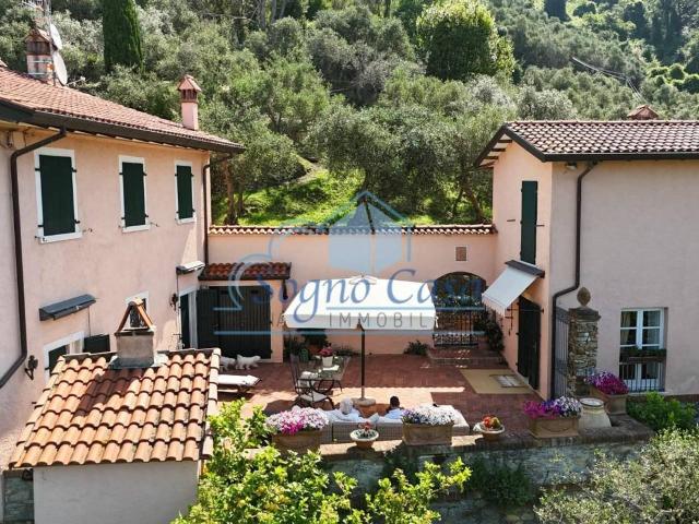 Villa in vendita a Luni