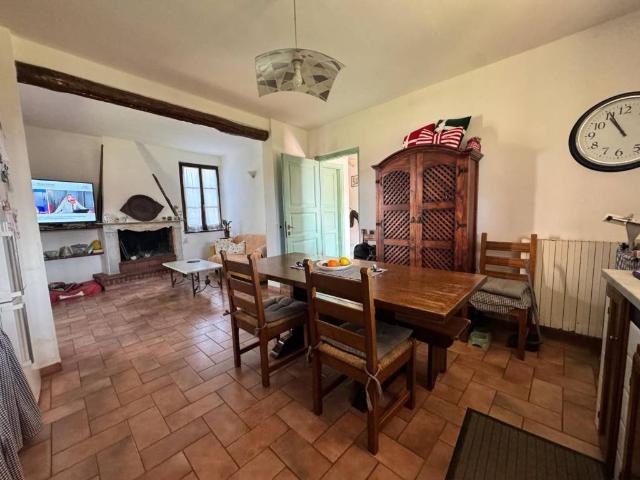 Villa in vendita a Luni SP