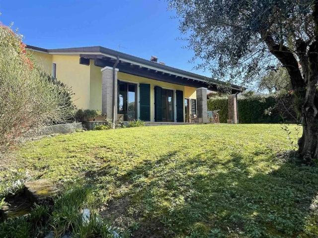 Villa in vendita a Luni SP