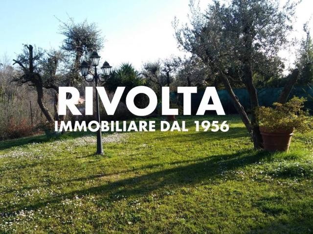 Villa in vendita a Luni SP