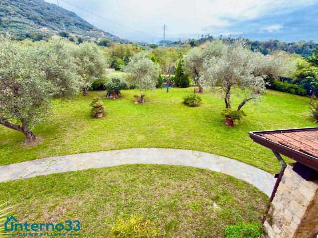 Villa in vendita a Luni SP