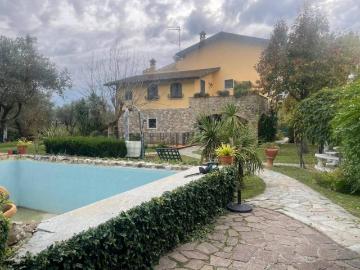 Villa in vendita a Luni SP