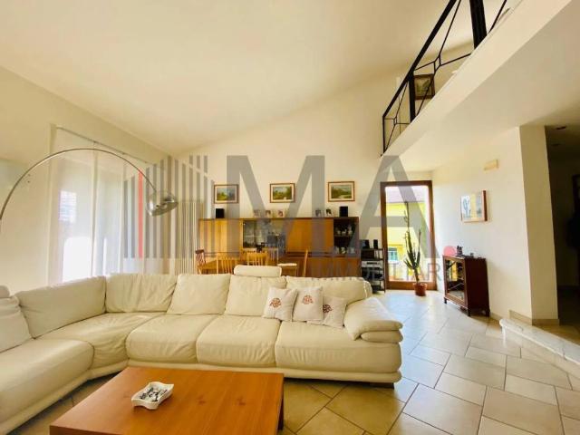 Villa in vendita a Luni SP