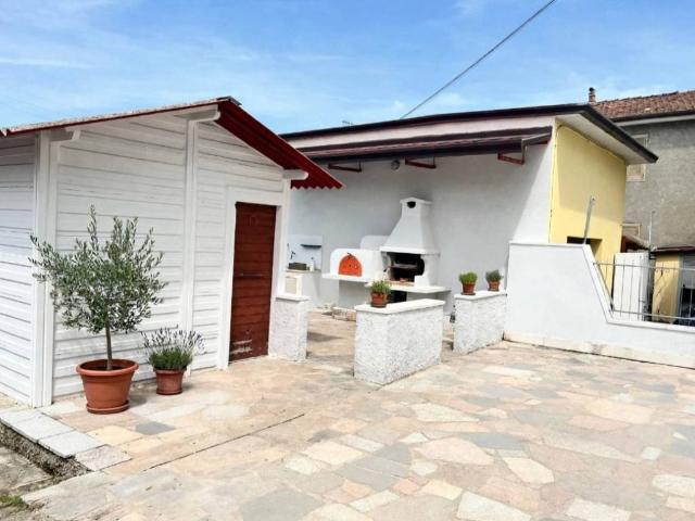 Villa in vendita a Luni SP
