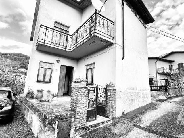 Villa in vendita a Luni SP