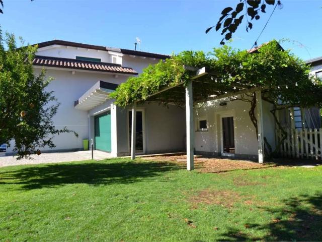 Villa in vendita a Lurate Caccivio CO