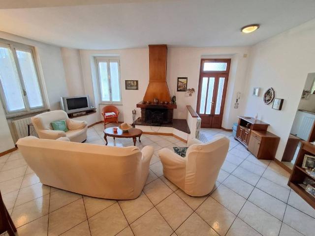 Villa in vendita a Lurate Caccivio CO