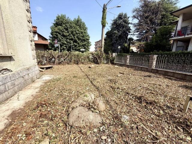 Villa in vendita a Lurate Caccivio CO