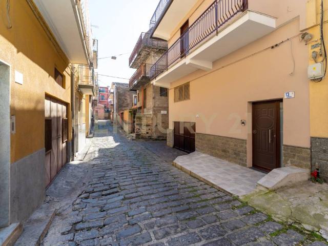 Villa in vendita a Motta Sant'Anastasia CT