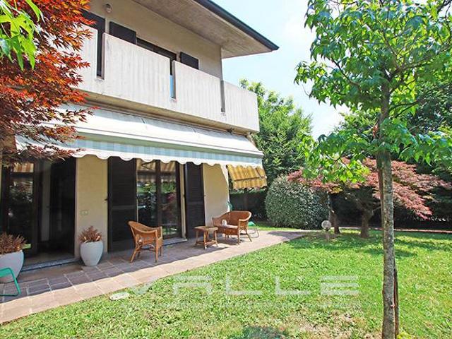 Villa in vendita a Mozzo