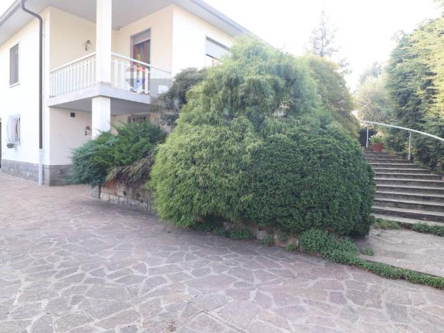 Villa in vendita a Mozzo BG