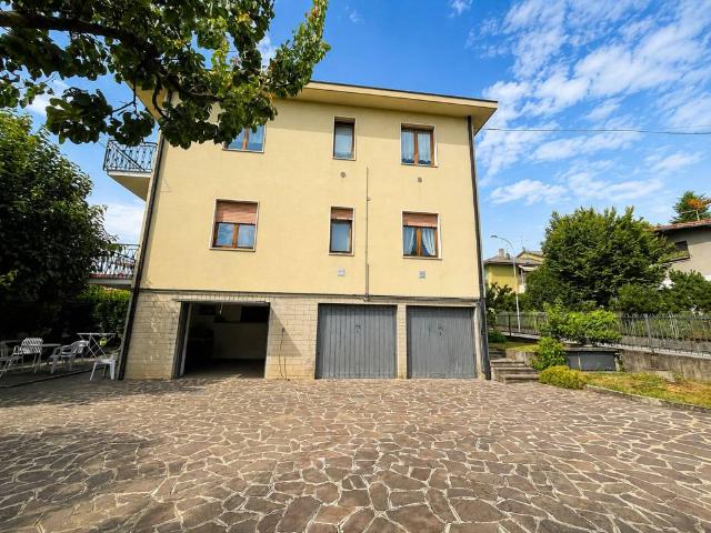 Villa in vendita a Mozzo BG