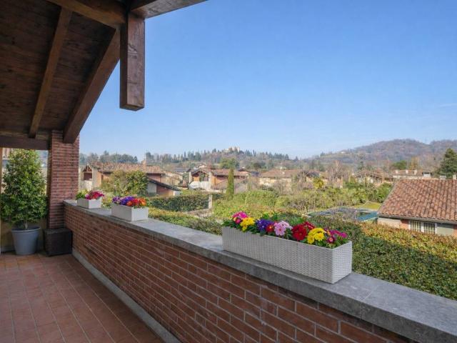 Villa in vendita a Mozzo BG