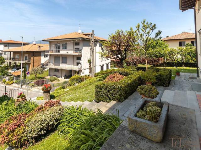 Villa in vendita a Mozzo BG