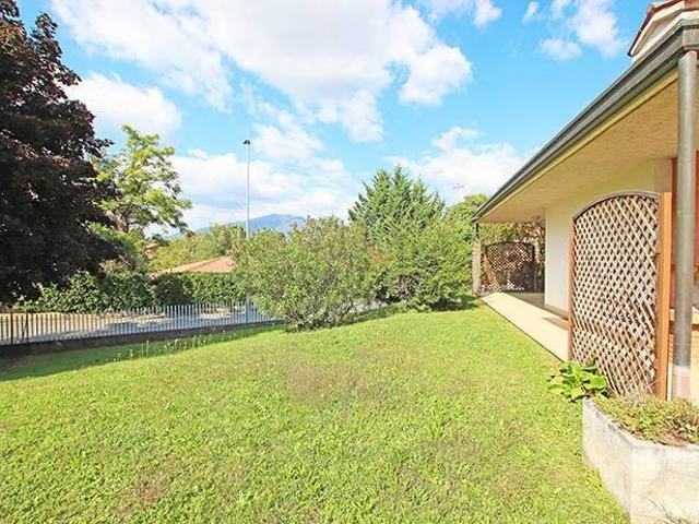 Villa in vendita a Mozzo BG