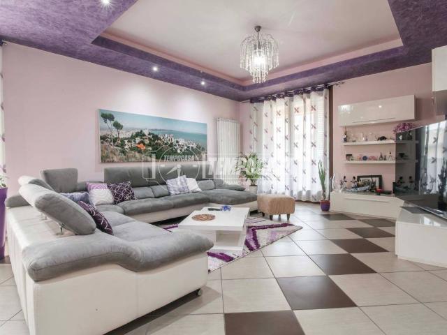 Villa in vendita a Mozzate CO