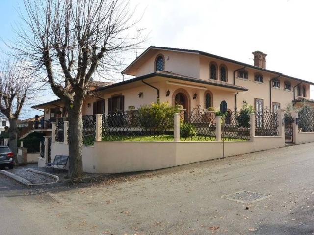 Villa in vendita a Mozzagrogna CH