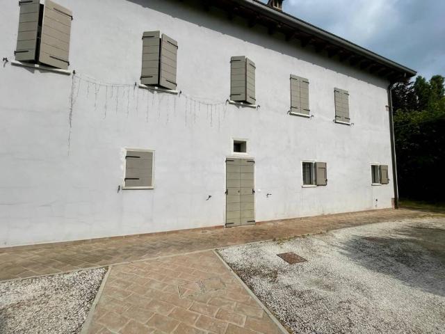 Villa in vendita a Modena MO