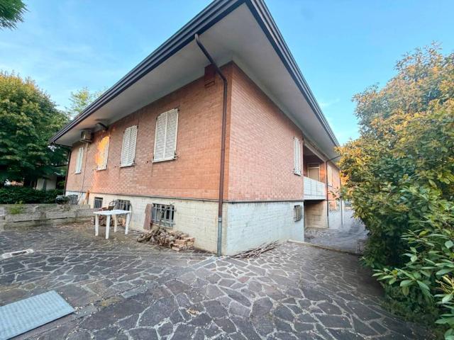 Villa in vendita a Modena MO