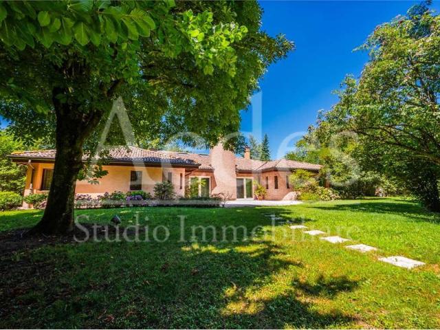 Villa in vendita a Modena MO