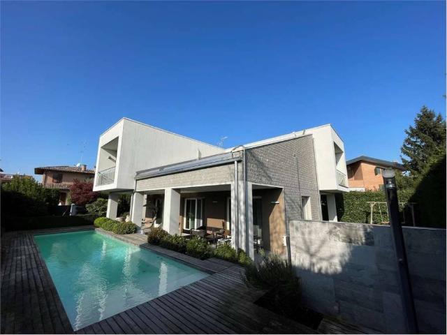 Villa in vendita a Modena MO