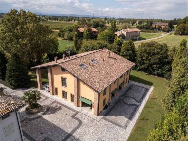 Villa in vendita a Modena MO
