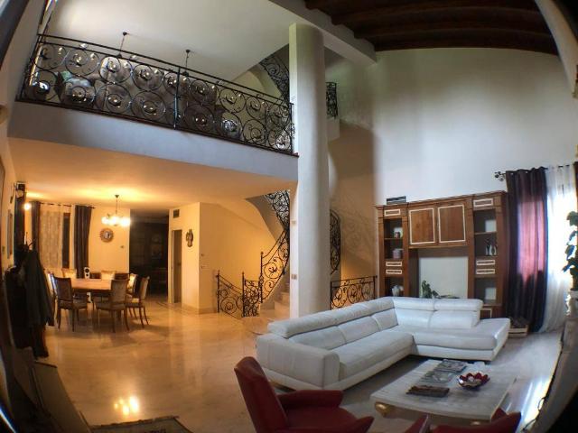 Villa in vendita a Modena MO