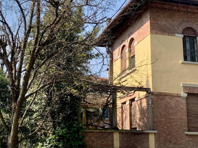 Villa in vendita a Modena MO