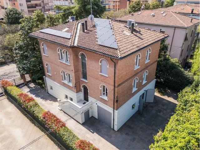 Villa in vendita a Modena MO
