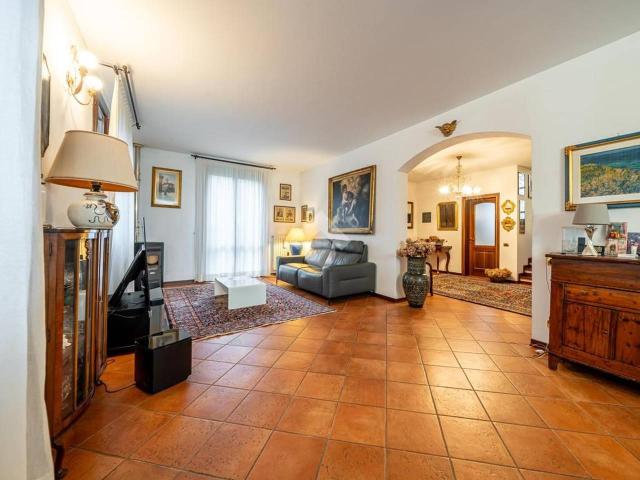 Villa in vendita a Modena