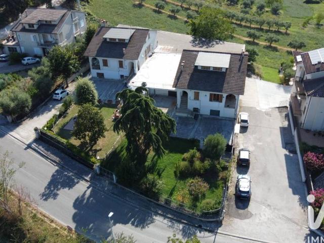 Villa in vendita a Mogliano MC