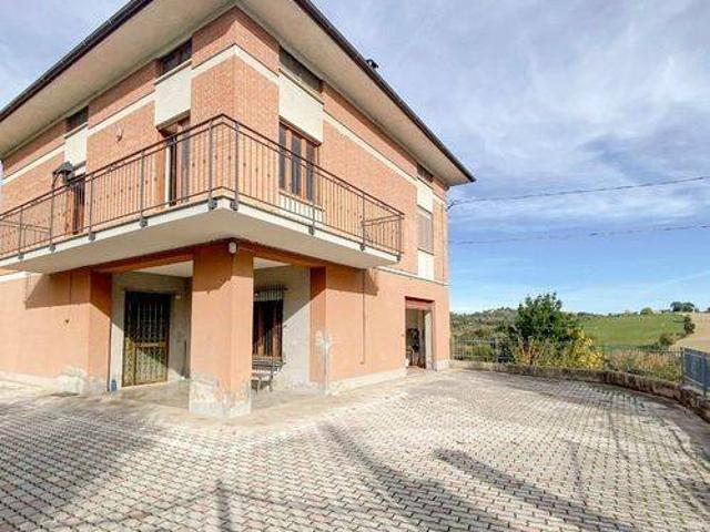 Villa in vendita a Mogliano MC