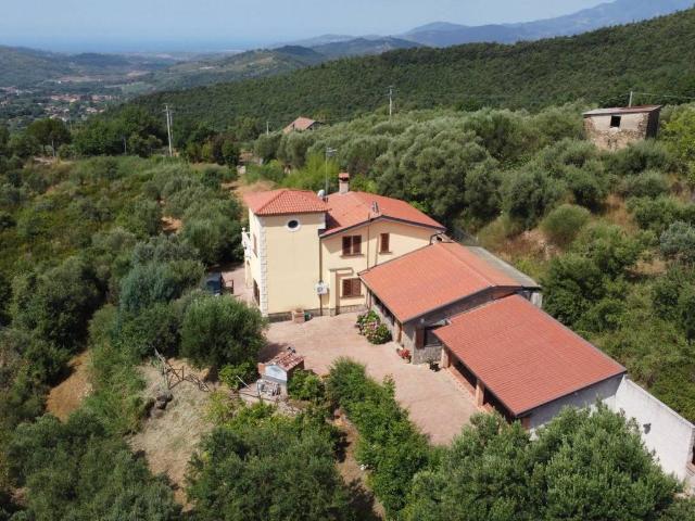 Villa in vendita a Moio della Civitella SA