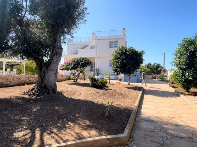Villa in vendita a Mola di Bari BA