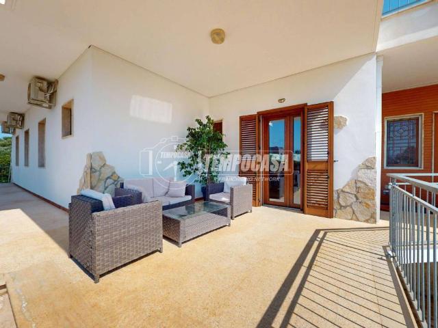 Villa in vendita a Mola di Bari BA