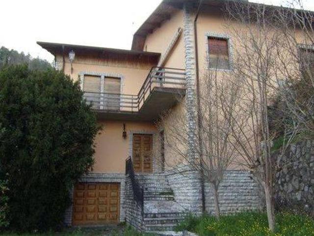 Villa in vendita a Molazzana LU