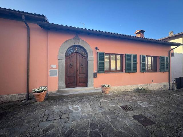 Villa in vendita a Molazzana LU