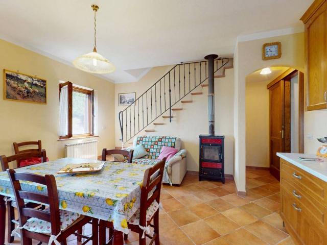 Villa in vendita a Molazzana LU