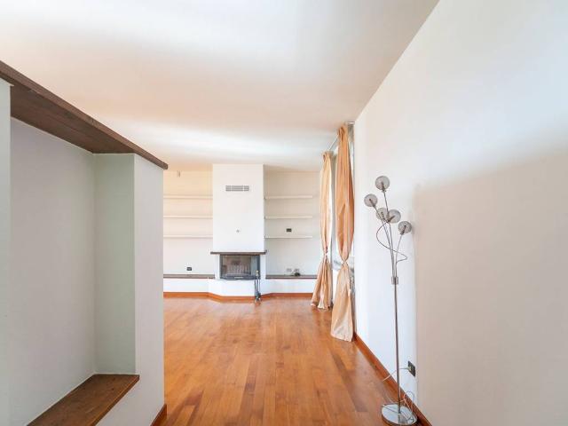 Villa in vendita a Molteno LC
