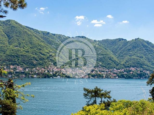 Villa in vendita a Moltrasio CO