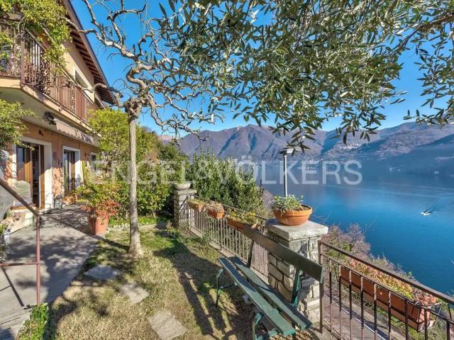 Villa in vendita a Moltrasio CO