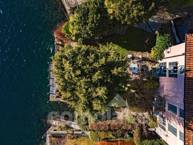 Villa in vendita a Moltrasio CO