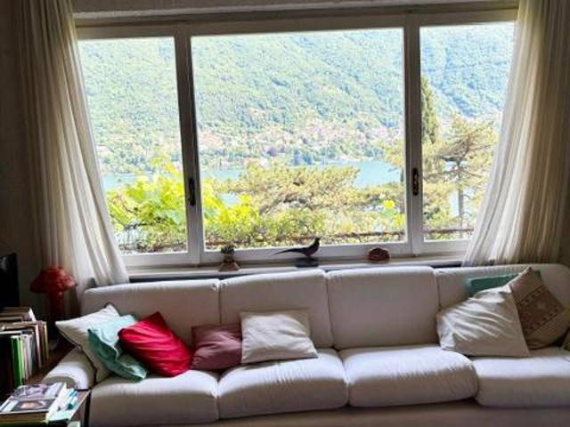 Villa in vendita a Moltrasio CO