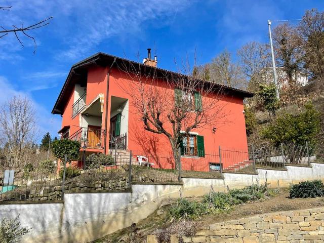 Villa in vendita a Mombarcaro CN