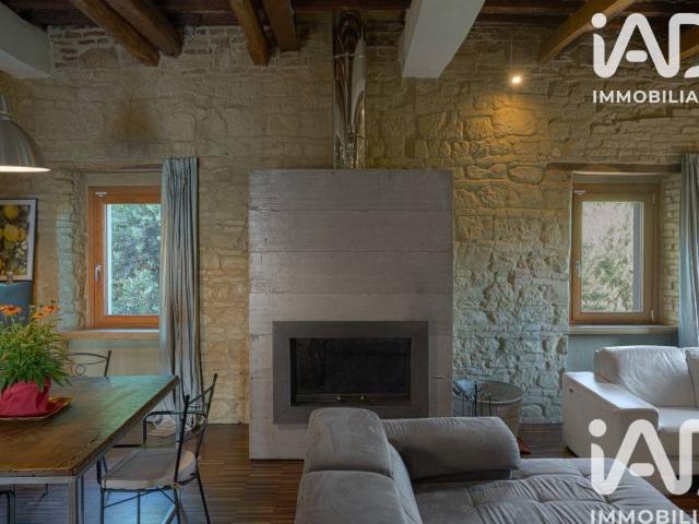 Villa in vendita a Mombaroccio PU