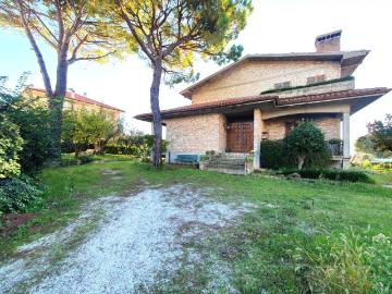Villa in vendita a Mombaroccio PU