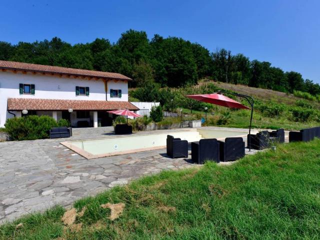 Villa in vendita a Mombaruzzo AT