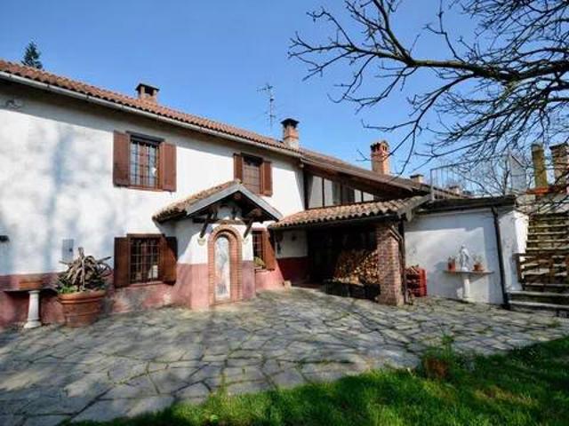 Villa in vendita a Mombaruzzo AT